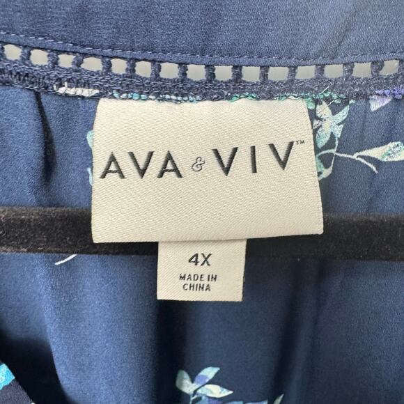 Ava & Viv Women's Navy Blue Floral Semi Sheer Button Down Shirt Size 4X - Picture 7 of 10